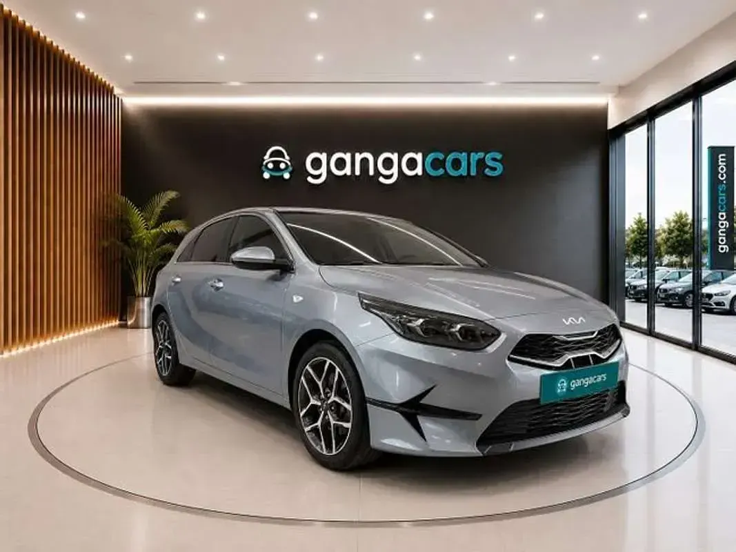 Usado Kia Ceed 101 CV (74 kW) 2023 Gris Utilitario
