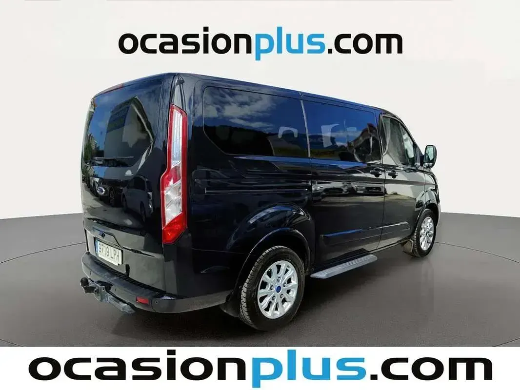 Usado Ford Tourneo Titanium 185 CV (136 kW) 2021 Negro Monovolumen