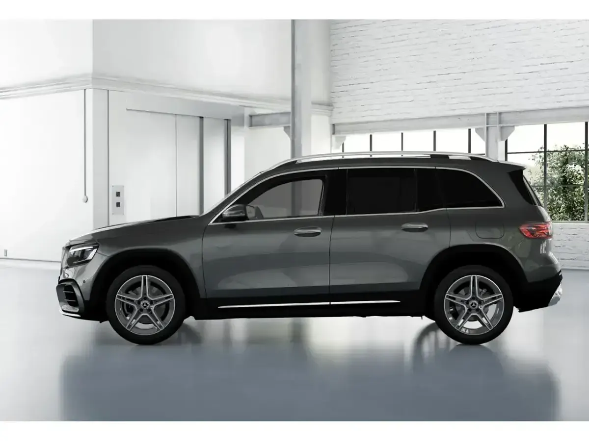 Uusi Mercedes GLB200 163 HP (119 kW) 2025 Harmaa Katumaasturi