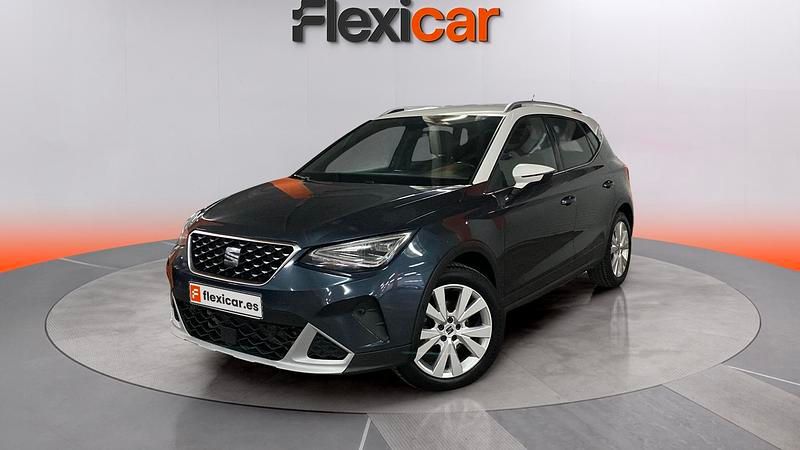 Usado Seat Arona Xperience 110 CV (80 kW) 2022 Gris SUV