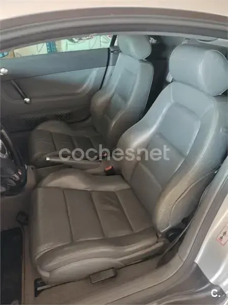 Usado Audi TT S-Line 180 CV (132 kW) 1999 Gris / plata Coupe