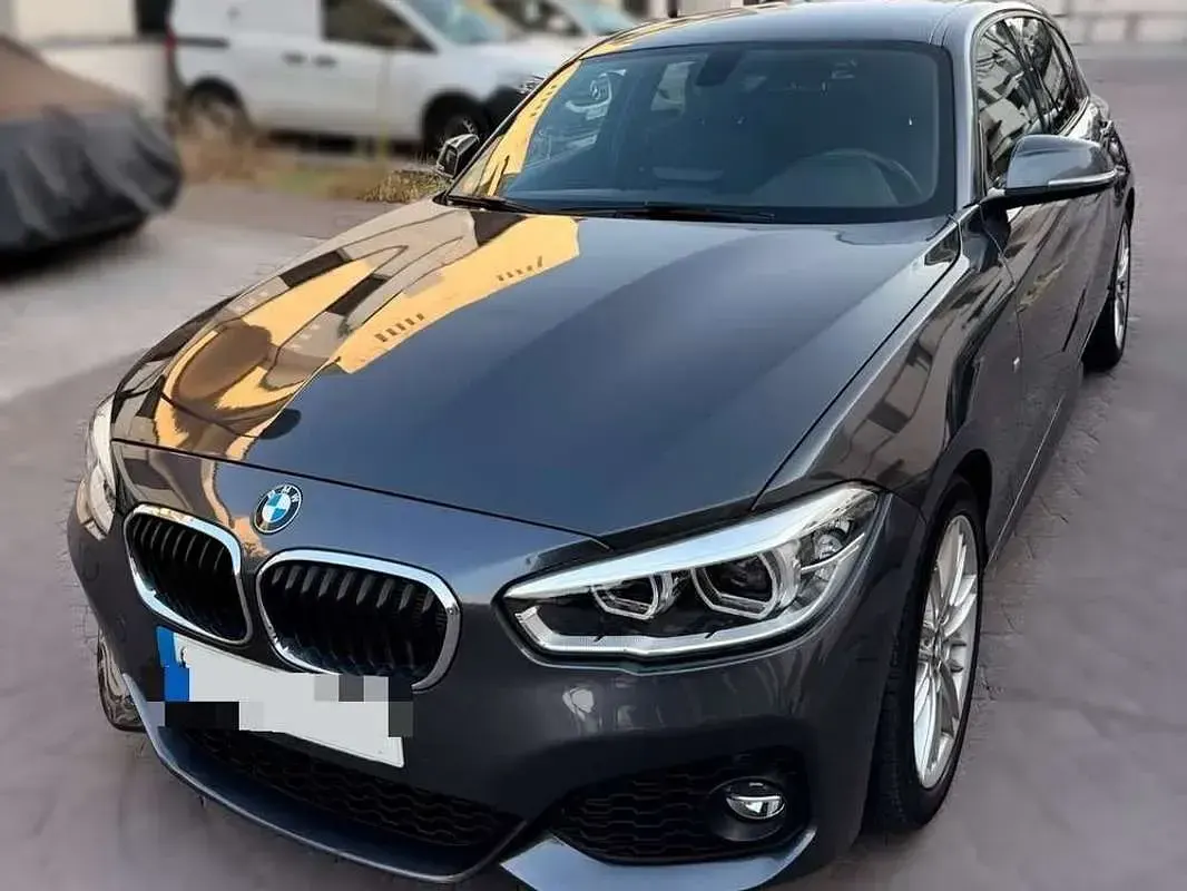 Usado BMW 118 Performance 150 CV (110 kW) 2019 Gris Utilitario