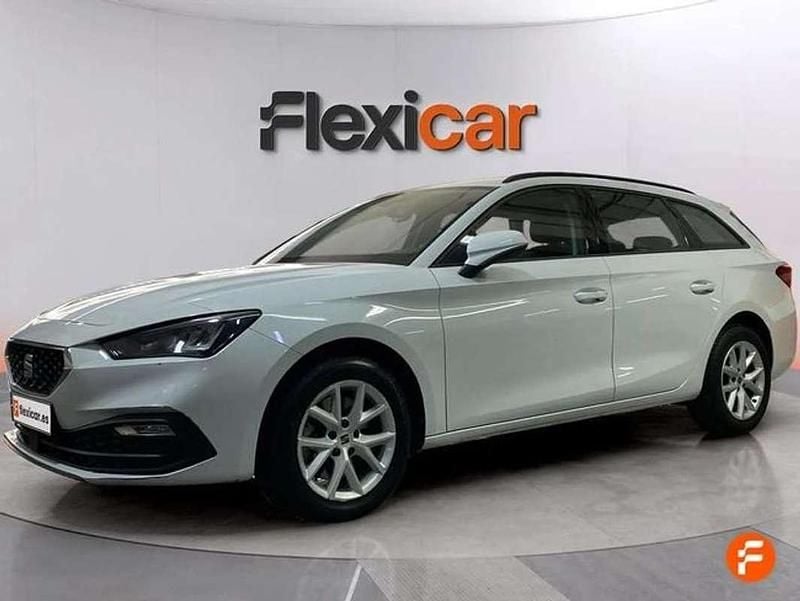 Usado Seat Leon Reference 116 CV (85 kW) 2021 Blanco Utilitario