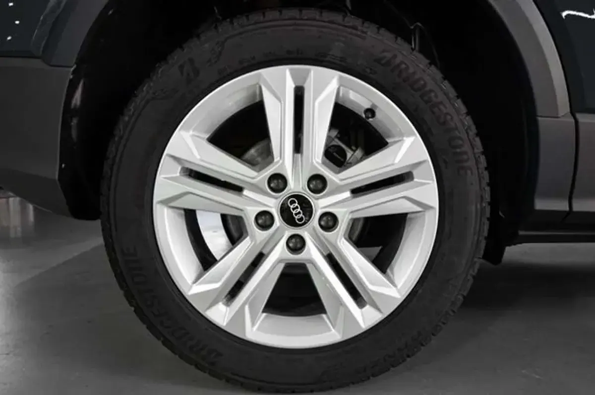 Usado Audi Q2 111 CV (81 kW) 2023 Negro SUV