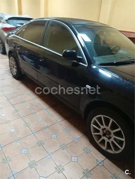 Usado Audi A6 130 CV (95 kW) 2003 Negro Berlina