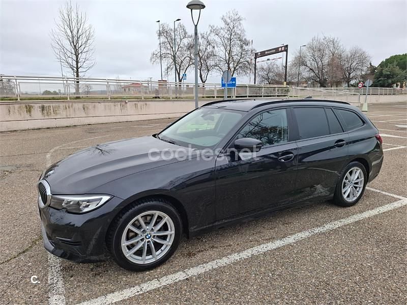 Usado BMW 318 150 CV (110 kW) 2022 Negro Familiar