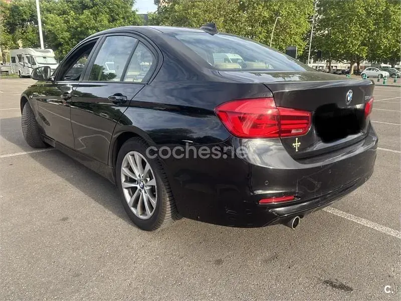 Usado BMW 318 150 CV (110 kW) 2019 Negro Berlina