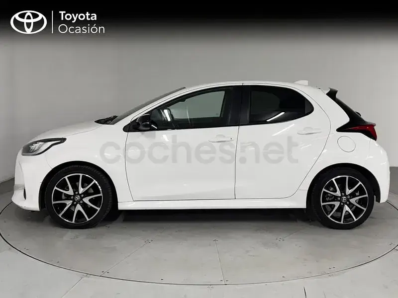 Usado Toyota Yaris Hybrid Style 116 CV (85 kW) 2021 Blanco Berlina