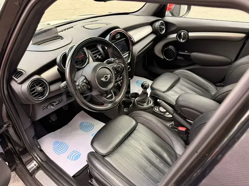 Usado Mini Cooper SD 170 CV (125 kW) 2016 Negro Utilitario