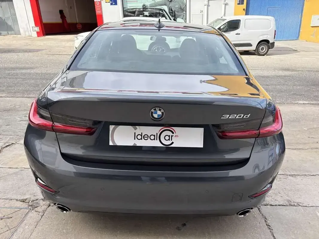 Usado BMW 320 M Sport 190 CV (139 kW) 2022 Gris Berlina