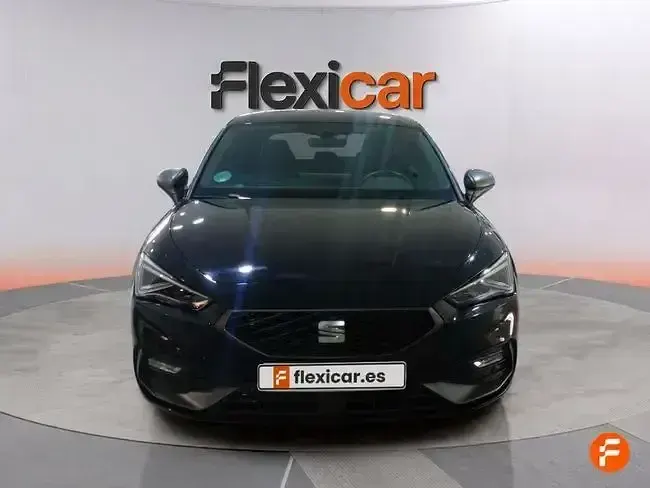 Usado Seat Leon FR 150 CV (110 kW) 2025 Negro Familiar