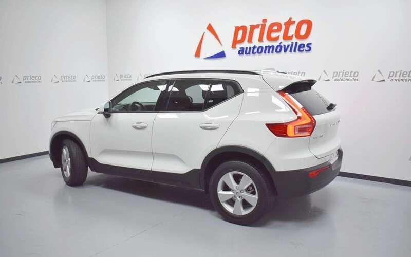 Usado Volvo XC40 Momentum 150 CV (110 kW) 2020 Blanco SUV