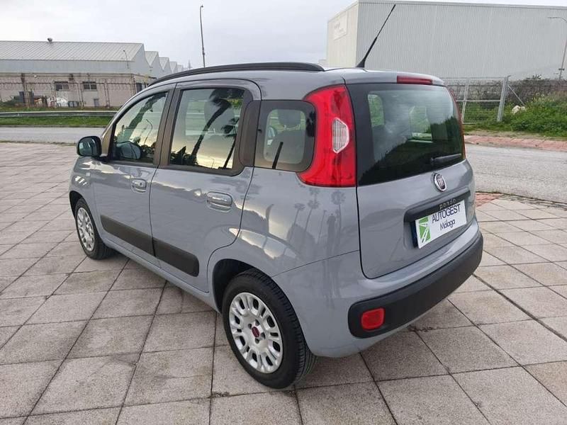 Usado Fiat Panda Lounge 69 CV (50 kW) 2020 Gris Utilitario