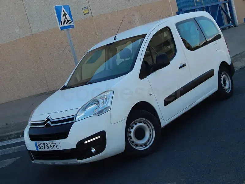 Usado Citroën Berlingo Live 75 CV (55 kW) 2018 Blanco Monovolumen