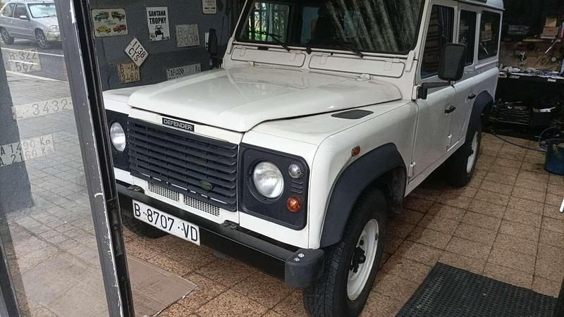 Usado Land Rover Defender 122 CV (89 kW) 1999 Blanco Familiar