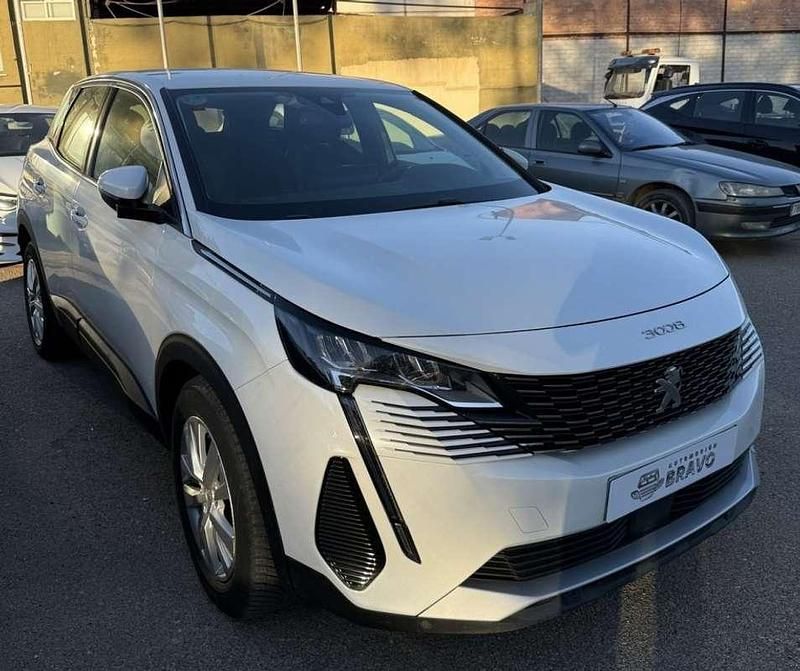 Usado Peugeot 3008 Active 131 CV (96 kW) 2021 Blanco SUV