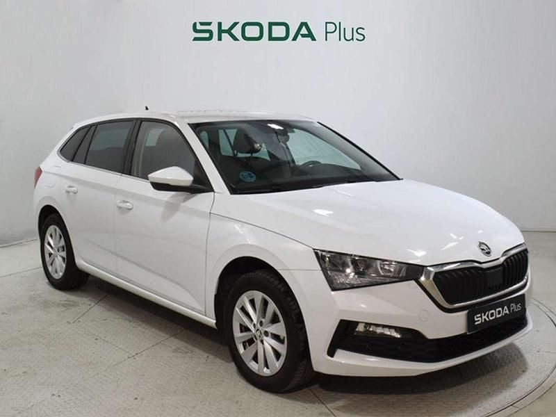 Blanco Usado 2023 Skoda Scala Selection Utilitario | 14.300 € (Buen precio) - Imagen 1/4