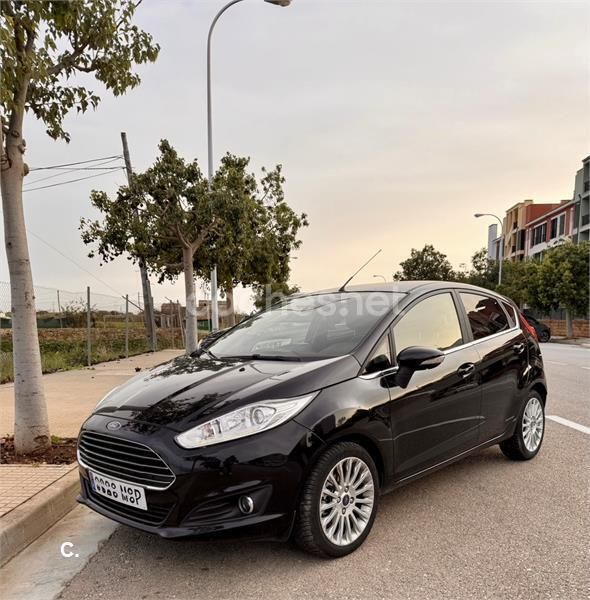 Negro Usado 2015 Ford Fiesta Titanium Utilitario | 7700 € (Precio justo) - Imagen 1/4