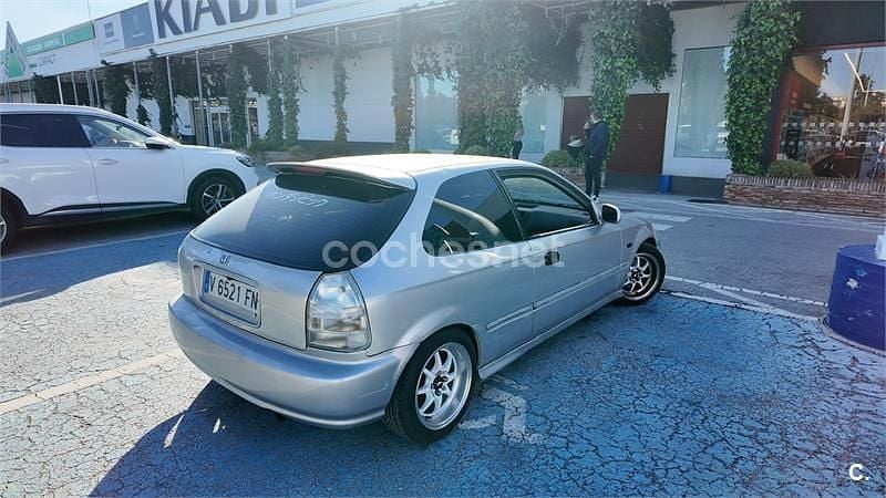Usado Honda Civic LS 114 CV (83 kW) 1997 Gris / plata Berlina