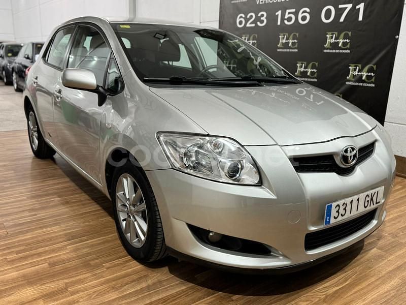 Beige Usado 2009 Toyota Auris Sol Berlina | 6990 € (Precio justo) - Imagen 1/4
