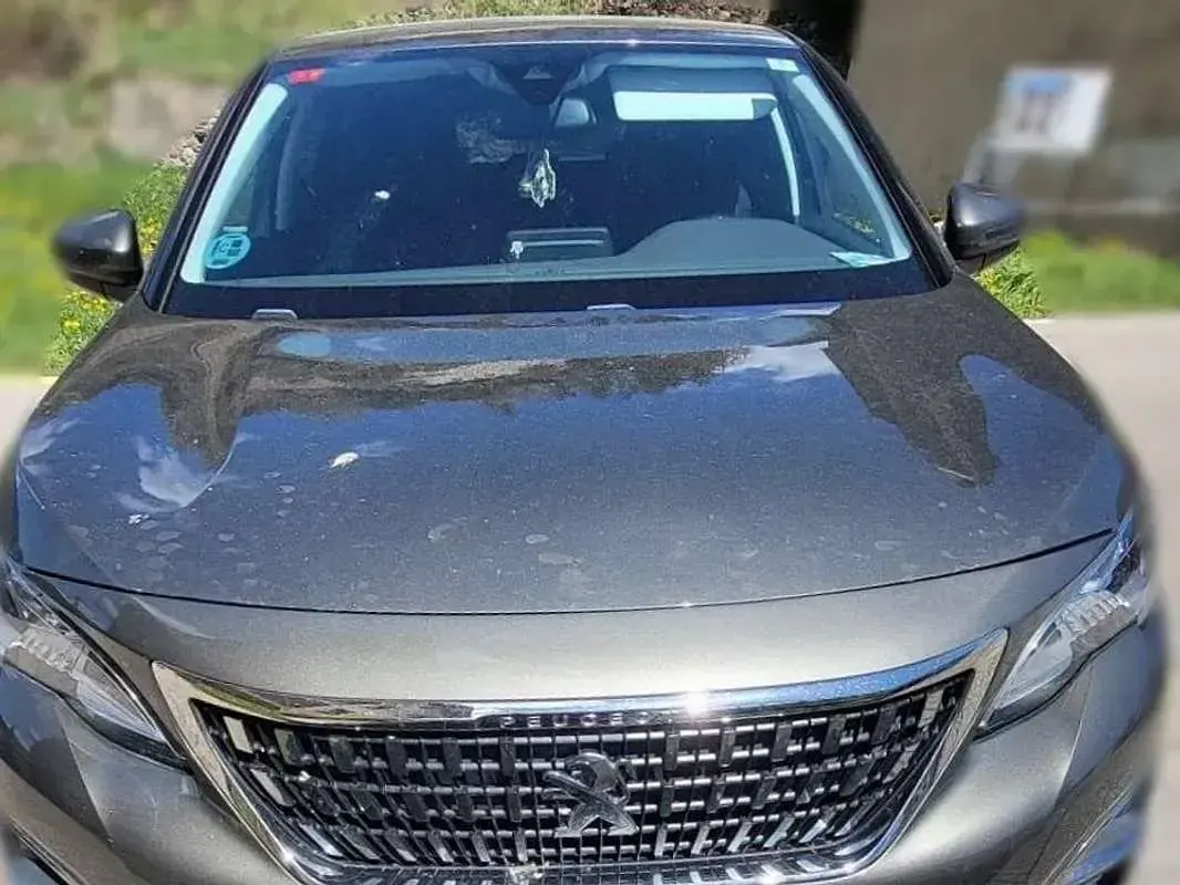 Usado Peugeot 3008 Allure 131 CV (96 kW) 2018 Gris SUV