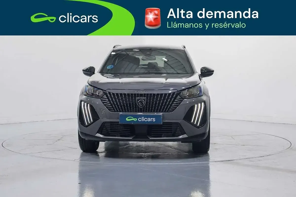 Usado Peugeot 2008 Allure 136 CV (100 kW) 2025 Gris SUV