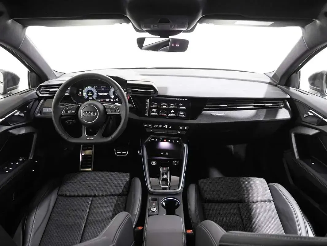 Usado Audi A3 Sportback e-tron S-Line 204 CV (150 kW) 2025 Negro Utilitario