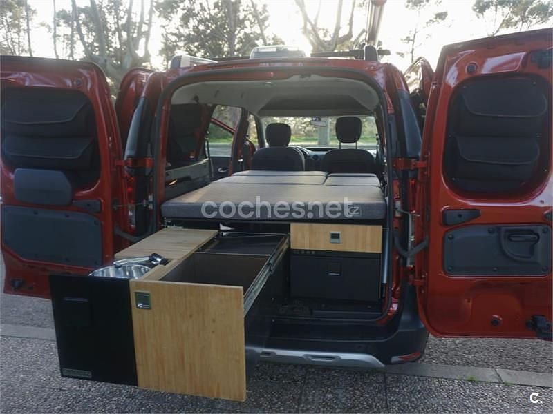 Usado Dacia Dokker 95 CV (69 kW) 2020 Granate Monovolumen