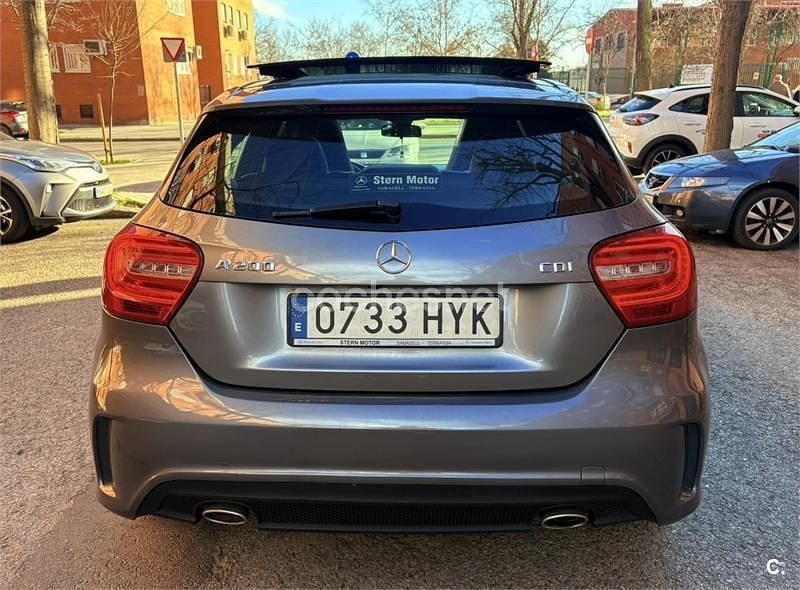 Usado Mercedes A200 AMG line 136 CV (100 kW) 2014 Gris / plata Berlina