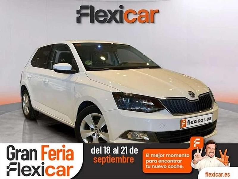 Blanco Usado 2017 Skoda Fabia Ambition Utilitario | 10.390 € (Precio justo) - Imagen 1/4