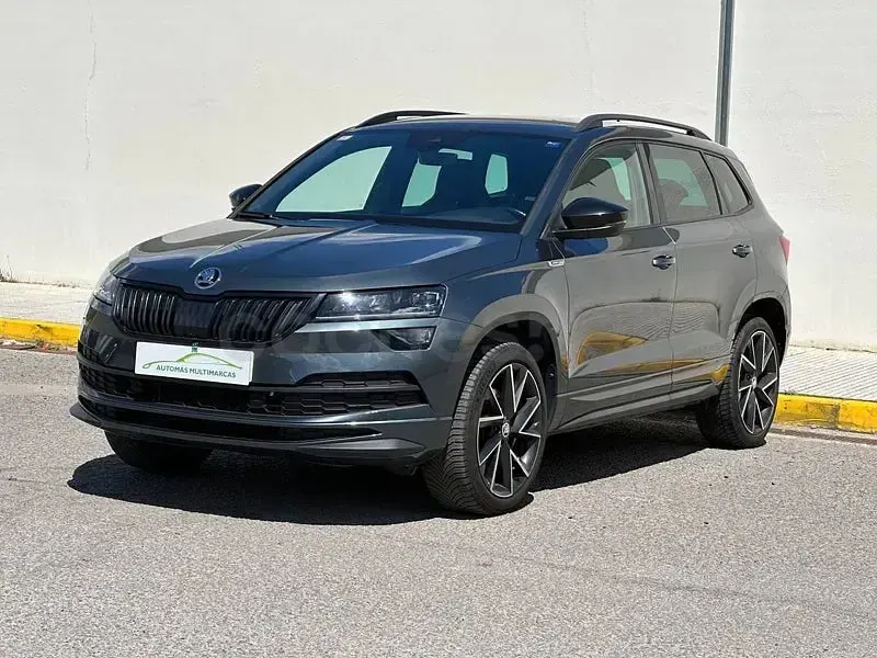 Usado Skoda Karoq SportLine 150 CV (110 kW) 2021 Gris / plata SUV