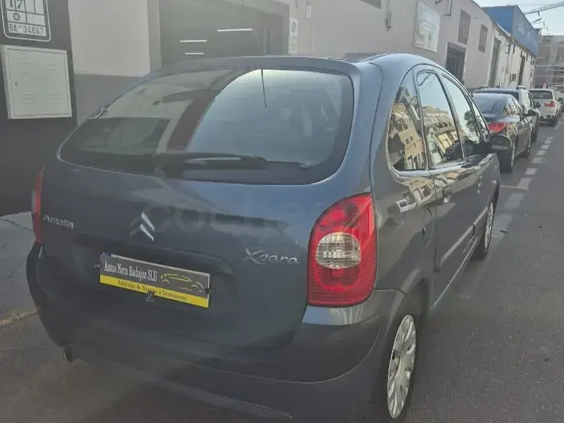 Usado Citroën Xsara Picasso 92 CV (67 kW) 2009 Gris / plata Monovolumen