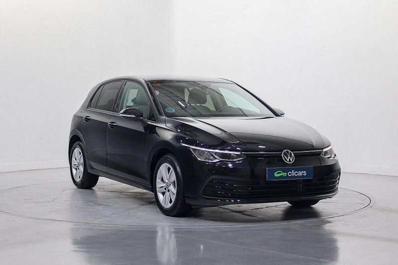 Usado VW Golf VIII Life 130 CV (95 kW) 2021 Gris Berlina