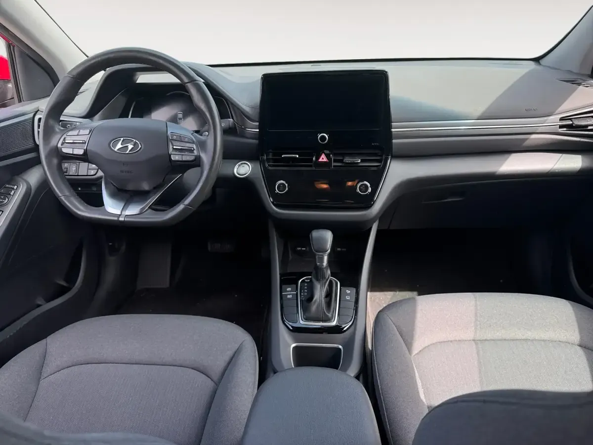 Usado Hyundai Ioniq 141 CV (103 kW) 2022 Rojo Utilitario