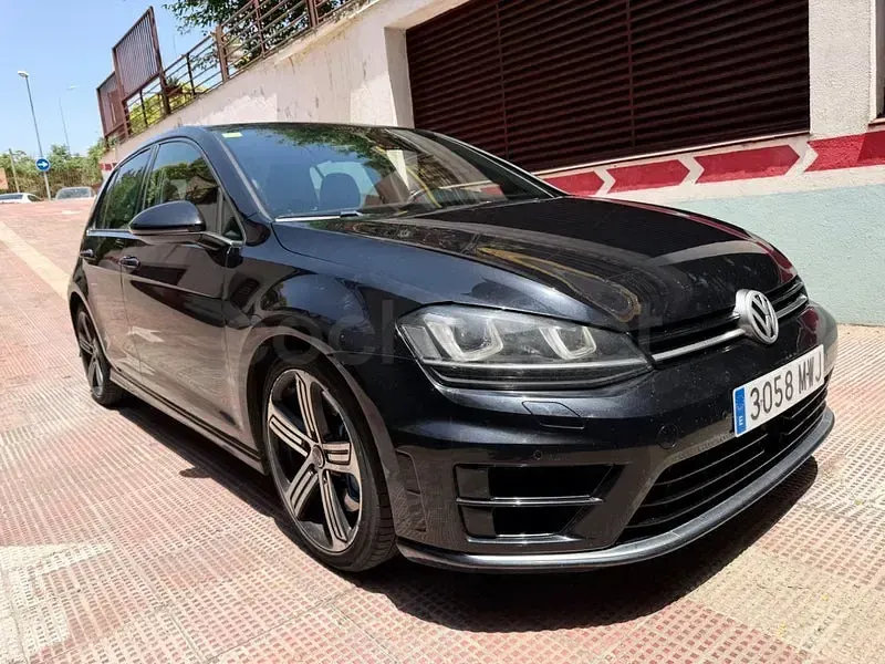 Usado VW Golf VII R 300 CV (220 kW) 2016 Negro Berlina