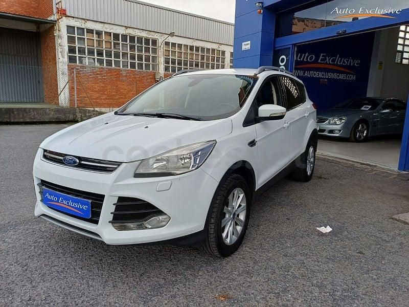 Usado Ford Kuga Titanium 150 CV (110 kW) 2015 Blanco SUV