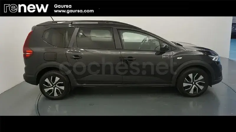 Usado Dacia Jogger Expression 100 CV (73 kW) 2025 Blanco Monovolumen