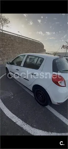 Usado Renault Clio III Collection 75 CV (55 kW) 2014 Blanco Berlina