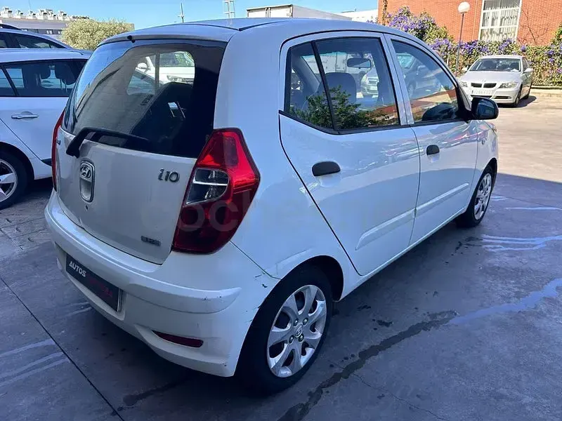 Usado Hyundai i10 Comfort 78 CV (57 kW) 2011 Blanco Utilitario