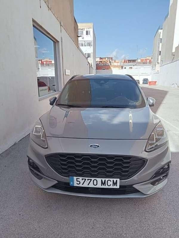 Usado Ford Kuga ST-Line X 225 CV (165 kW) 2022 Plateado SUV