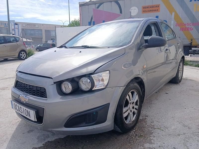 Usado Chevrolet Aveo LT 86 CV (63 kW) 2012 Gris / plata Berlina