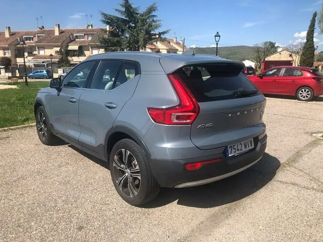 Usado Volvo XC40 Inscription 211 CV (155 kW) 2021 Gris SUV