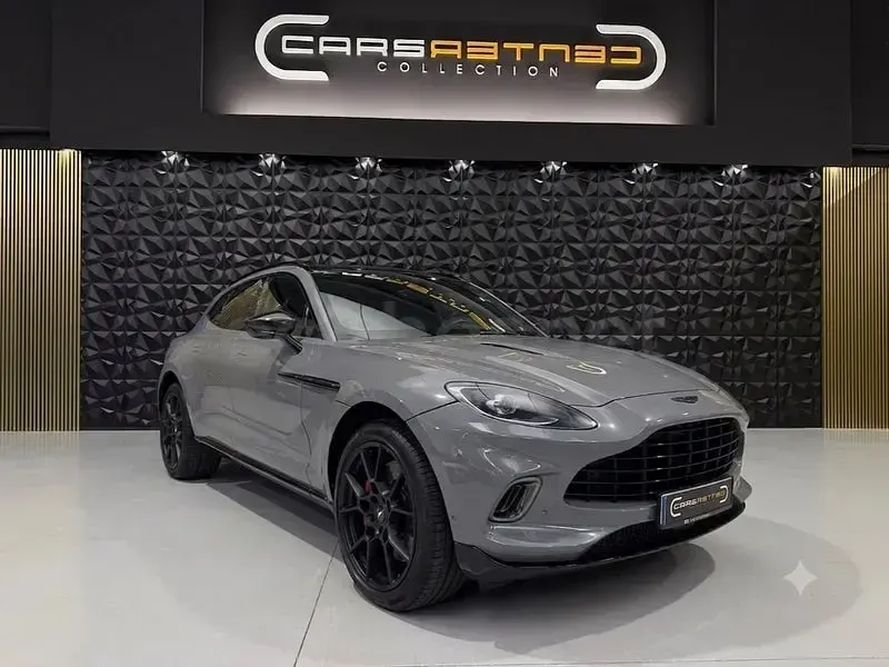 Usado Aston Martin DBX 550 CV (404 kW) 2022 Gris / plata SUV