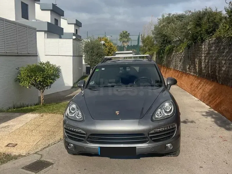 Usado Porsche Cayenne 245 CV (180 kW) 2011 Gris / plata SUV
