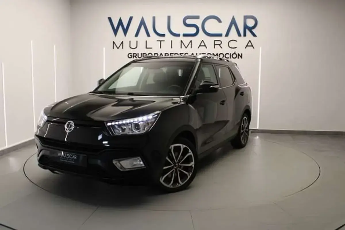 Usado SsangYong XLV Limited 116 CV (85 kW) 2017 Negro SUV