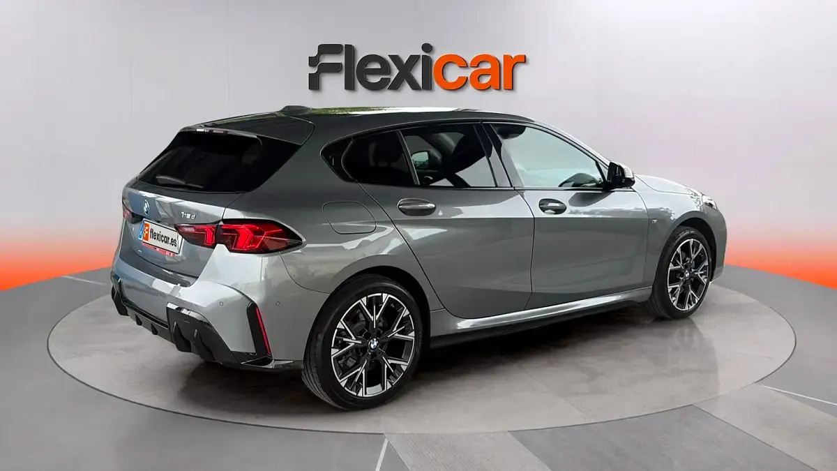 Usado BMW 118 150 CV (110 kW) 2025 Gris Utilitario