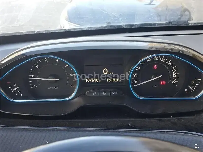 Usado Peugeot 2008 Allure 110 CV (80 kW) 2018 Verde SUV