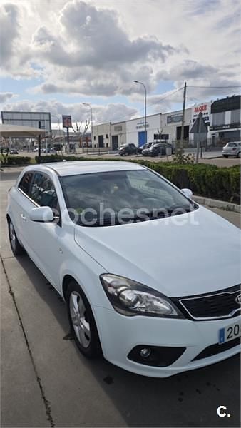 Usado Kia ProCeed 115 CV (84 kW) 2012 Blanco Berlina