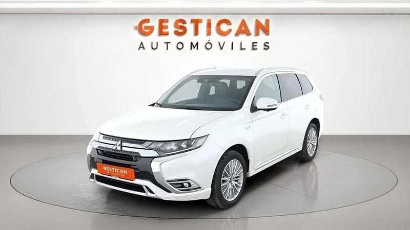Blanco Usado 2020 Mitsubishi Outlander P-HEV Motion SUV | 19.990 € (Buen precio) - Imagen 1/3