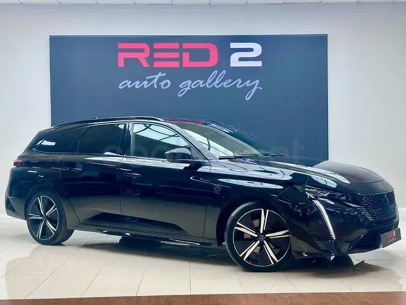 Usado Peugeot 308 SW GT 130 CV (95 kW) 2021 Negro Familiar